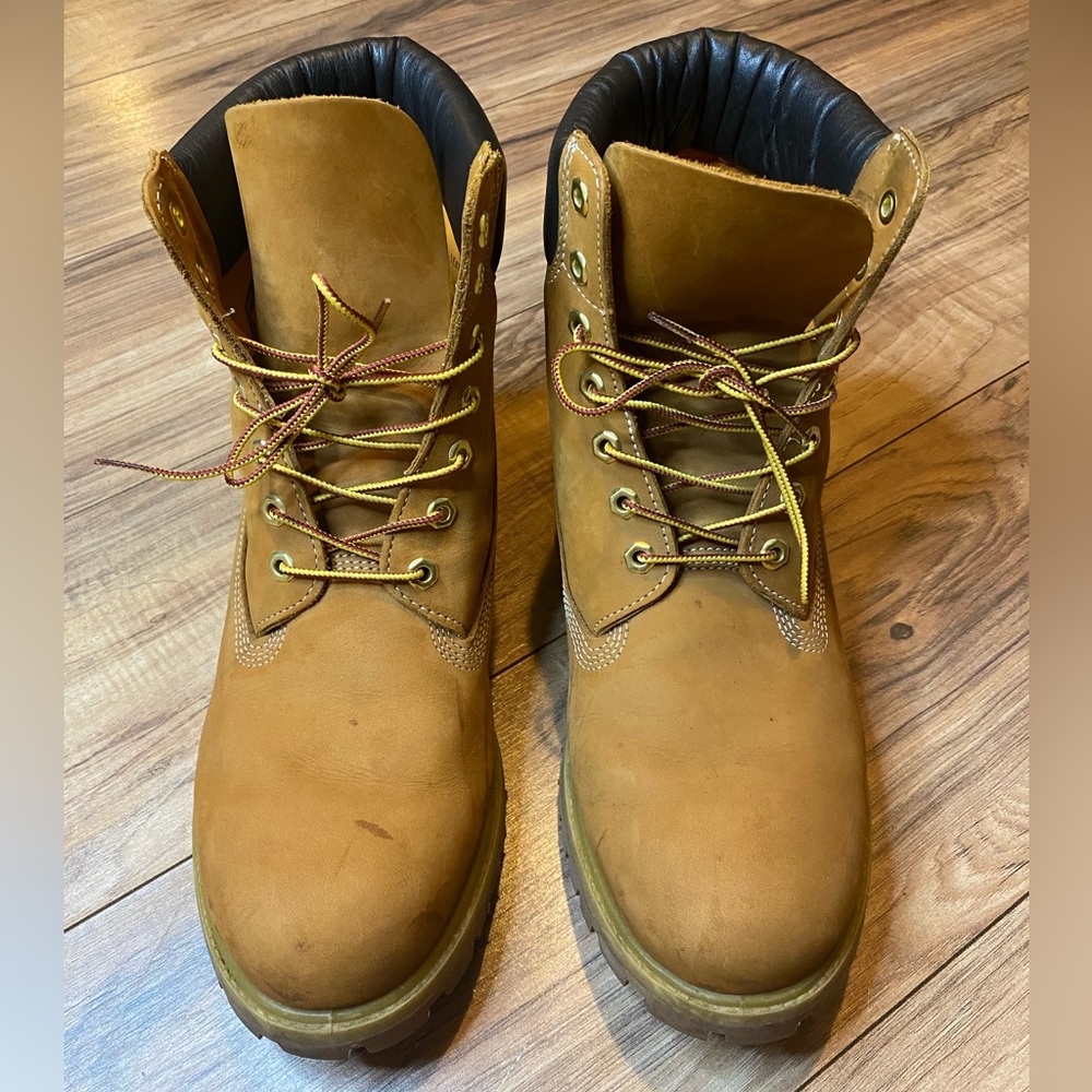 Men’s Timberland Basic wheat boots size 12